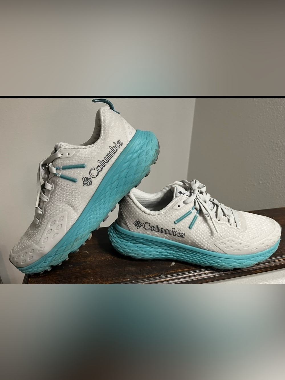 Columbia sneakers in good condition
